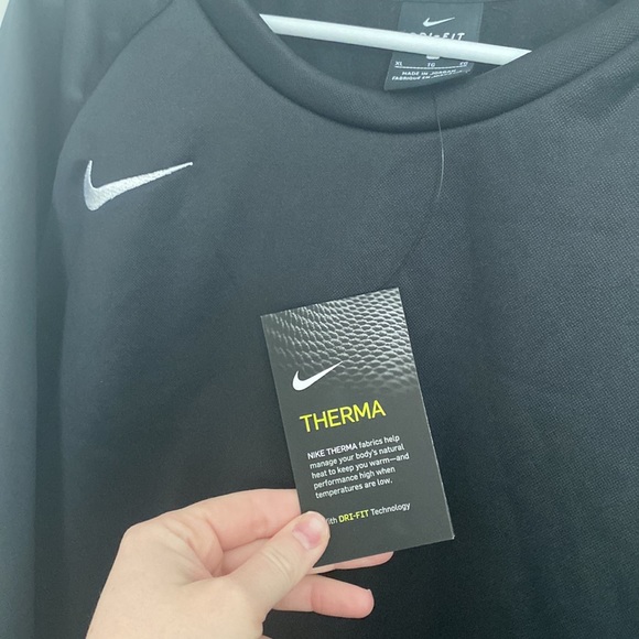 Men’s Nike sweatshirt…my fiancé had it for baseball but never wore it. - Picture 2 of 5